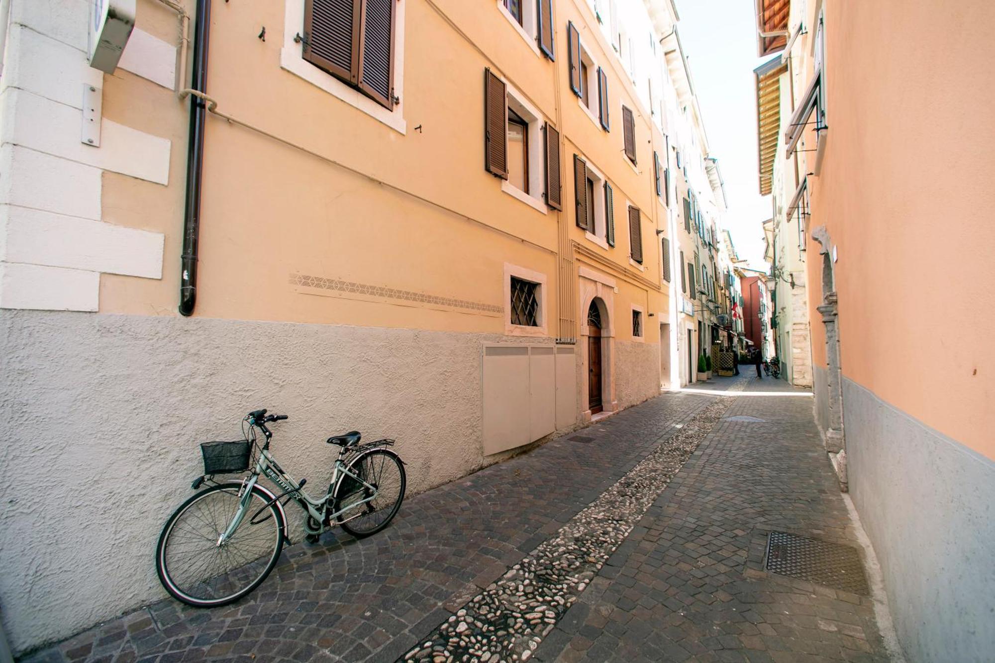 Nido Sui Tetti Di Riva Del Garda - Happy Rentals Exterior foto